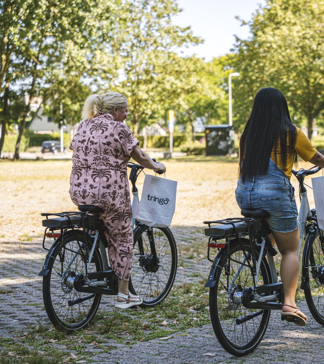 Deelnemers op hun Tringo e-bike